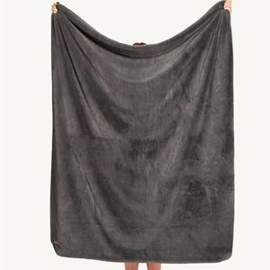 UnHide - Lil’ Marsh - Faux Fur Blanket - Soft - Brand New!